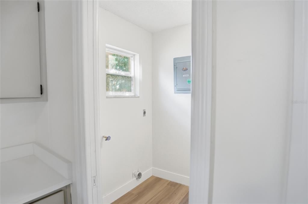 Active With Contract: $249,000 (3 beds, 2 baths, 1696 Square Feet)