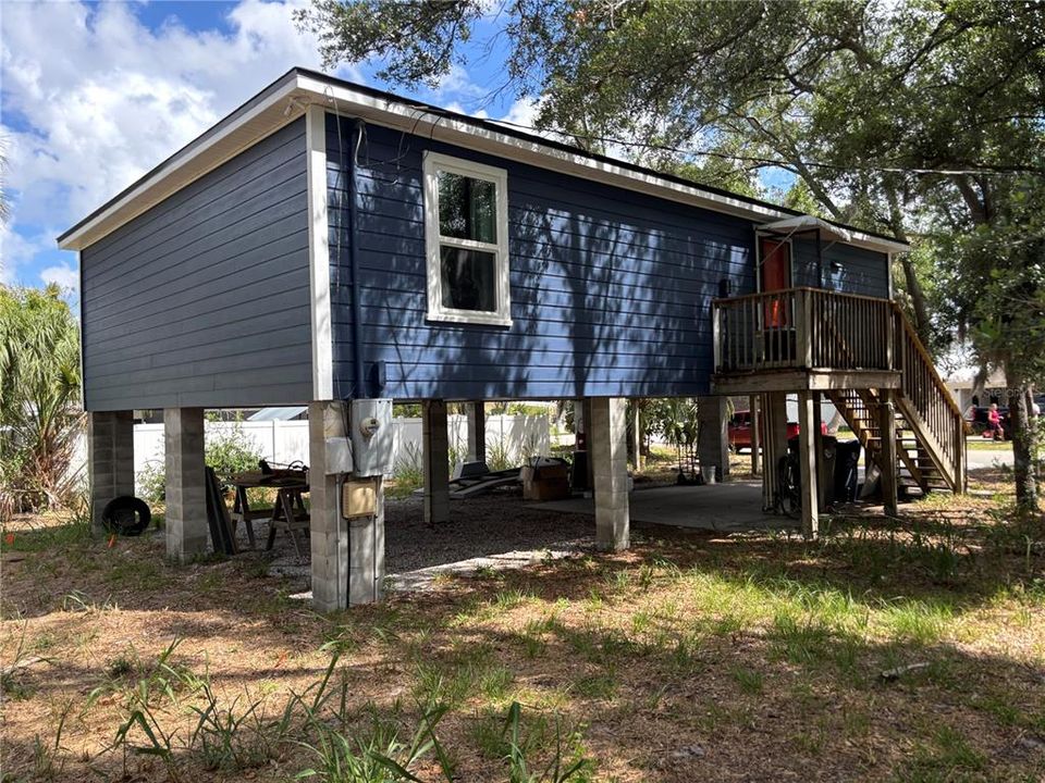 For Rent: $2,450 (3 beds, 1 baths, 1040 Square Feet)