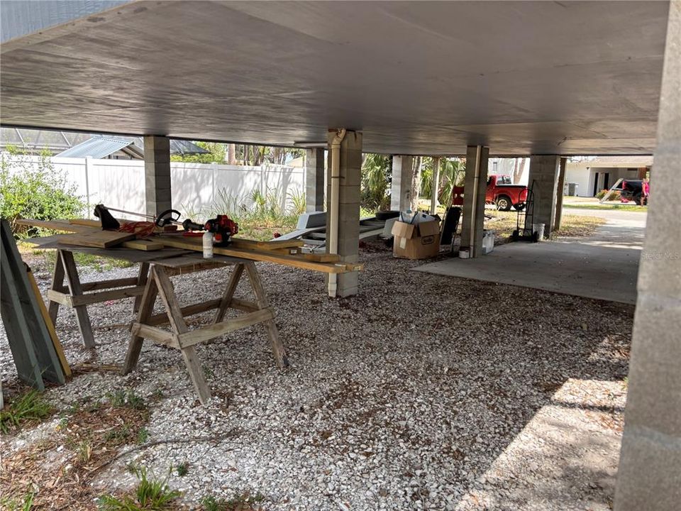 For Rent: $2,450 (3 beds, 1 baths, 1040 Square Feet)