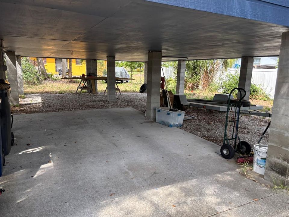 For Rent: $2,450 (3 beds, 1 baths, 1040 Square Feet)