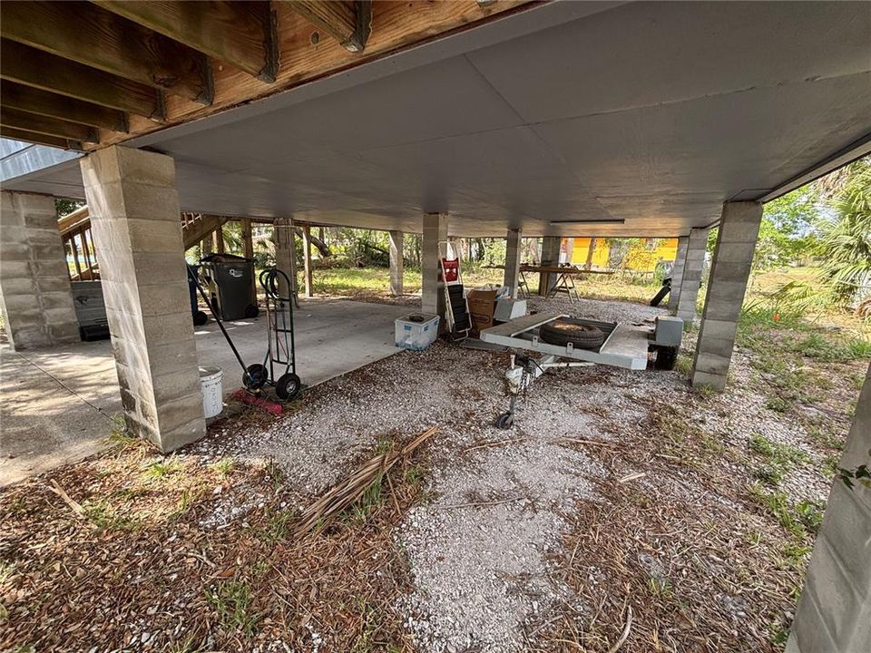 For Rent: $2,450 (3 beds, 1 baths, 1040 Square Feet)