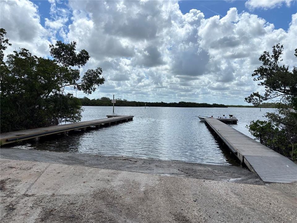 For Rent: $2,450 (3 beds, 1 baths, 1040 Square Feet)