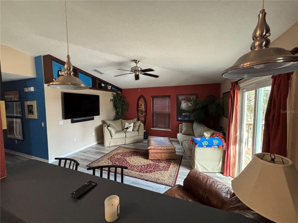 For Rent: $2,450 (3 beds, 1 baths, 1040 Square Feet)