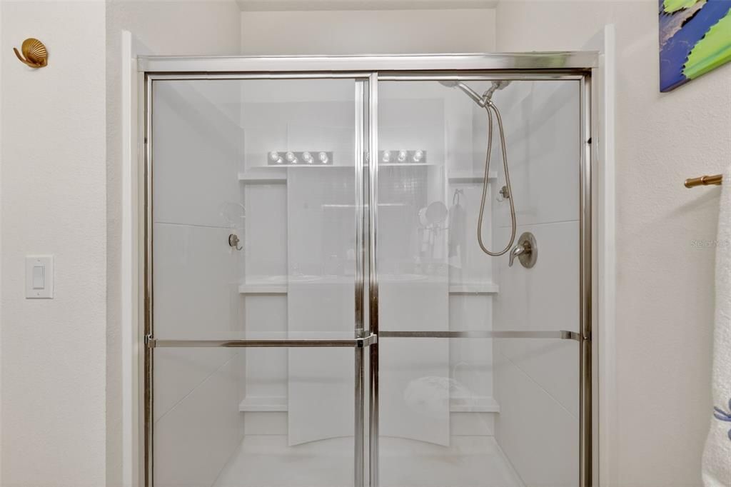 На продажу: $335,000 (3 спален, 2 ванн, 1697 Квадратных фут)