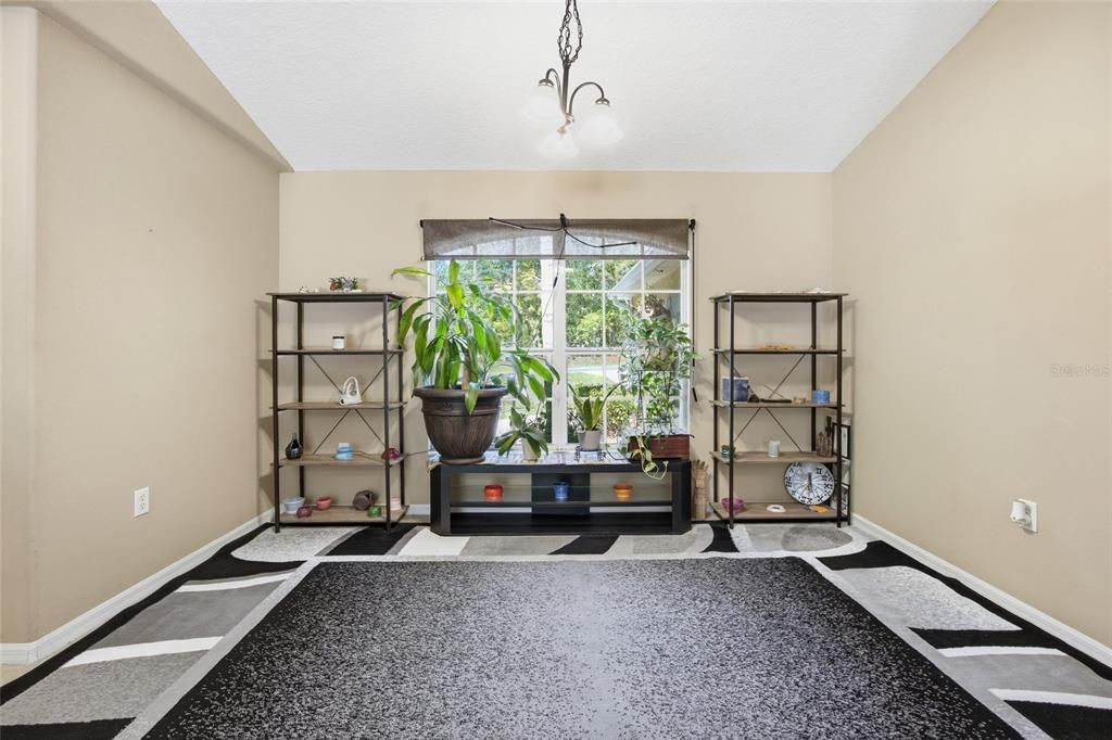 En Venta: $349,999 (3 camas, 2 baños, 1924 Pies cuadrados)