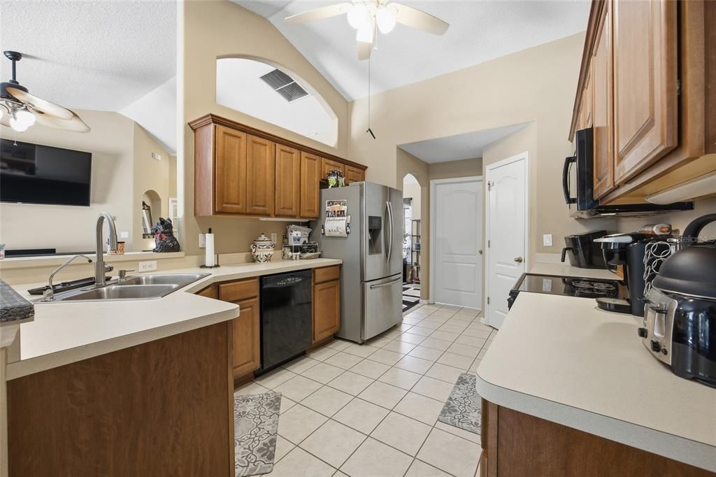 En Venta: $349,999 (3 camas, 2 baños, 1924 Pies cuadrados)