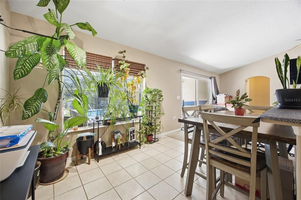 En Venta: $349,999 (3 camas, 2 baños, 1924 Pies cuadrados)