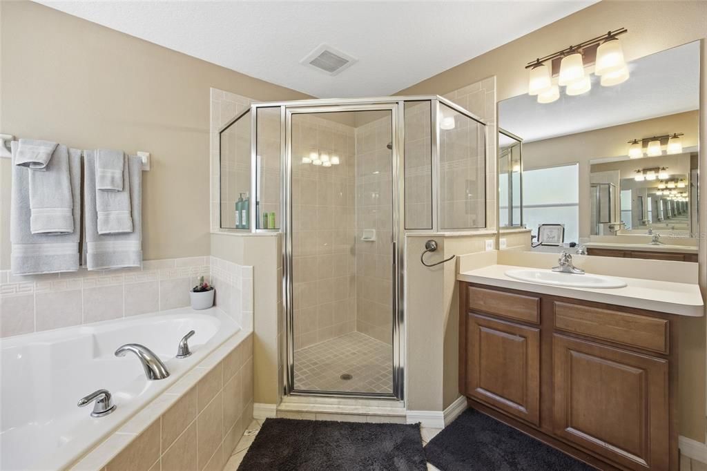 En Venta: $349,999 (3 camas, 2 baños, 1924 Pies cuadrados)