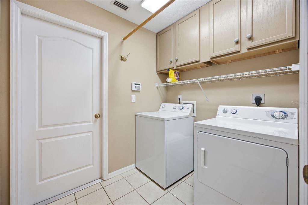 En Venta: $349,999 (3 camas, 2 baños, 1924 Pies cuadrados)