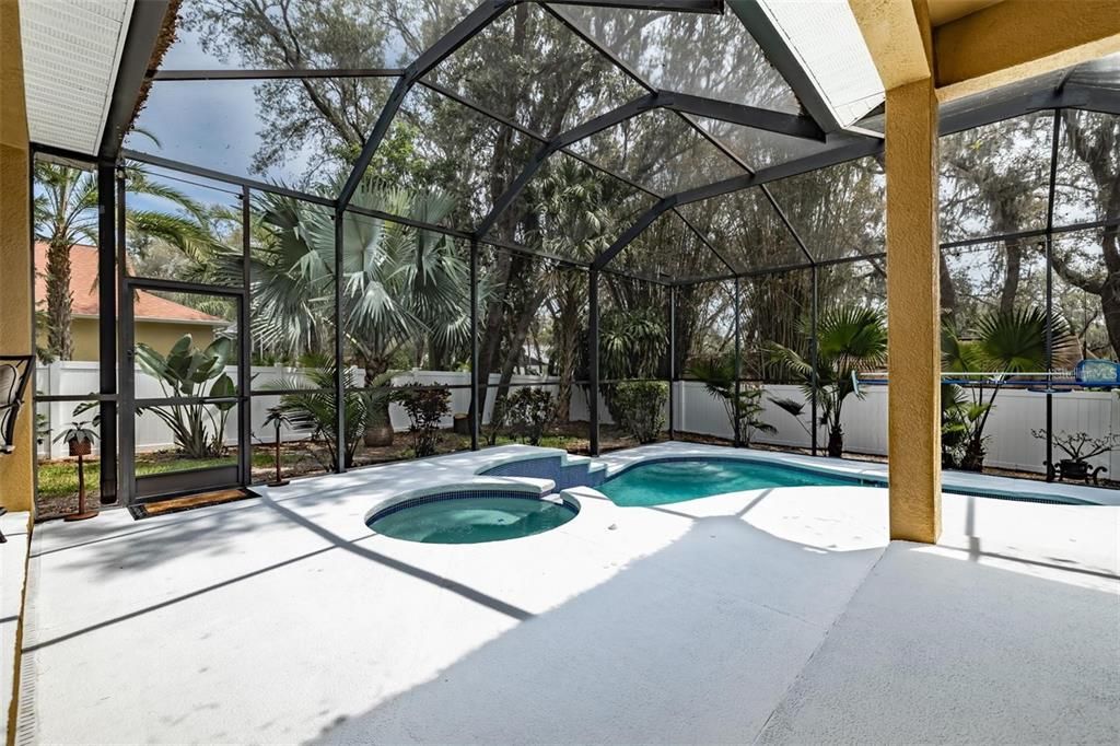 En Venta: $649,900 (4 camas, 3 baños, 2640 Pies cuadrados)