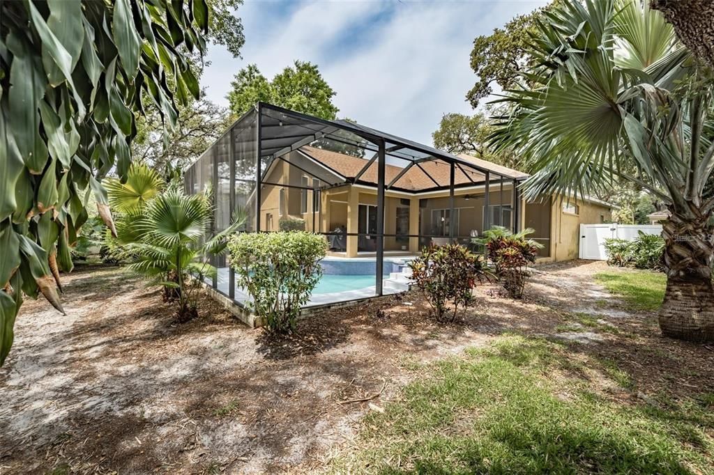 En Venta: $649,900 (4 camas, 3 baños, 2640 Pies cuadrados)
