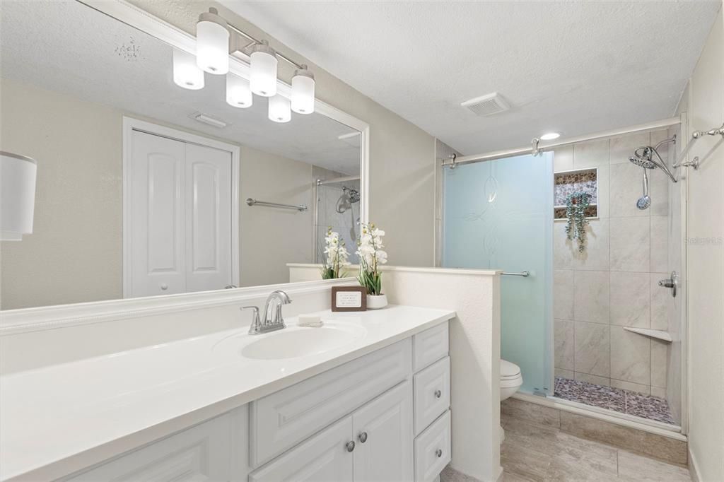 For Sale: $195,000 (3 beds, 2 baths, 1176 Square Feet)
