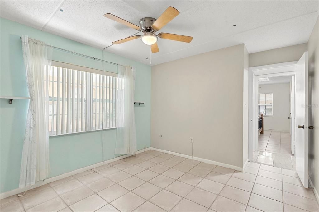For Sale: $195,000 (3 beds, 2 baths, 1176 Square Feet)