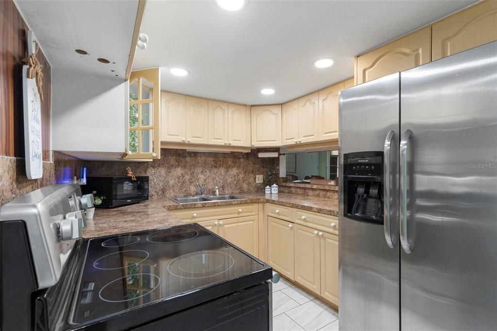 For Sale: $195,000 (3 beds, 2 baths, 1176 Square Feet)
