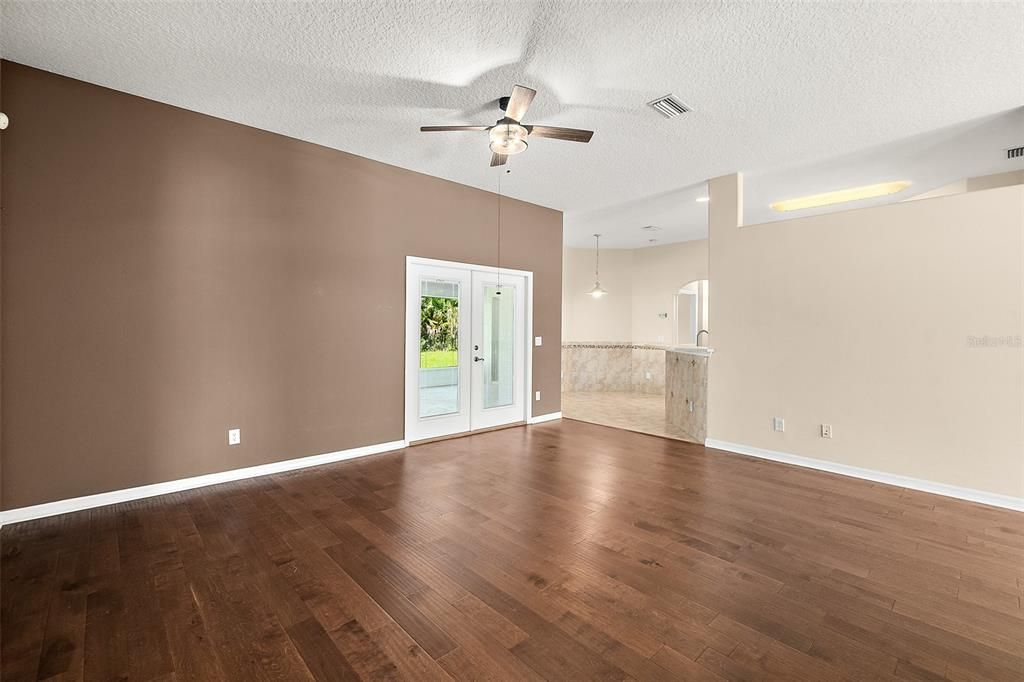 For Sale: $375,000 (3 beds, 2 baths, 2046 Square Feet)