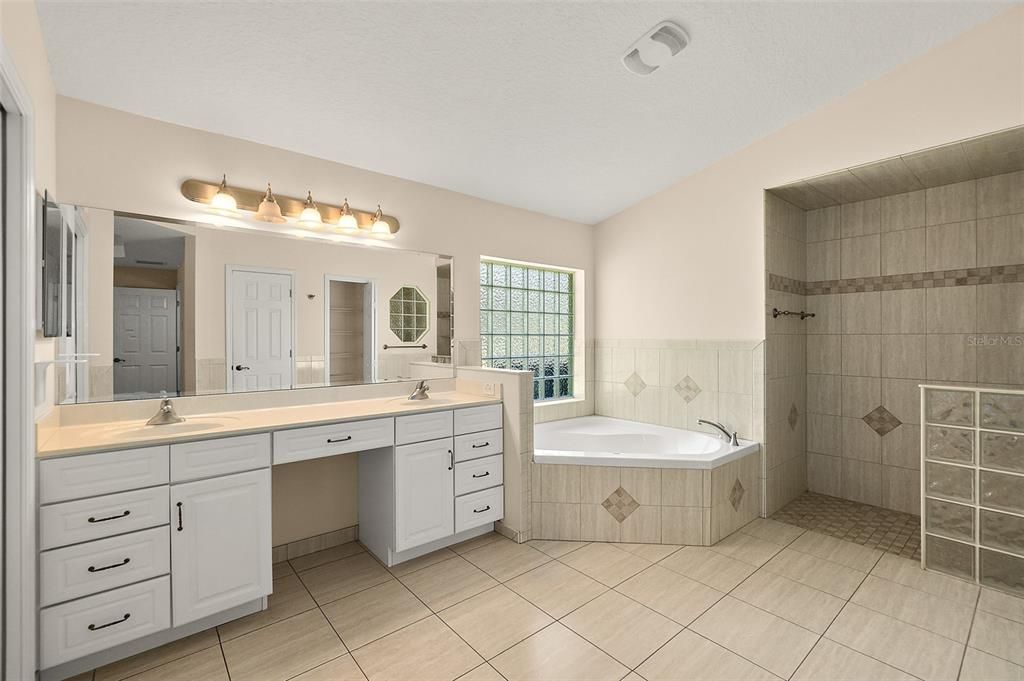 For Sale: $375,000 (3 beds, 2 baths, 2046 Square Feet)