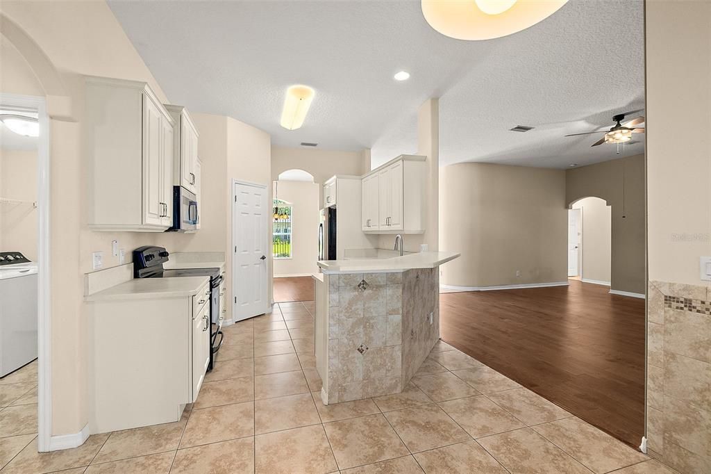 For Sale: $375,000 (3 beds, 2 baths, 2046 Square Feet)