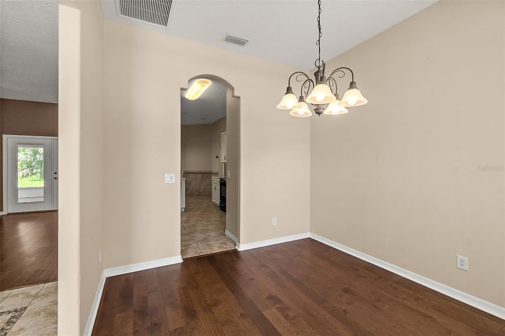 For Sale: $375,000 (3 beds, 2 baths, 2046 Square Feet)