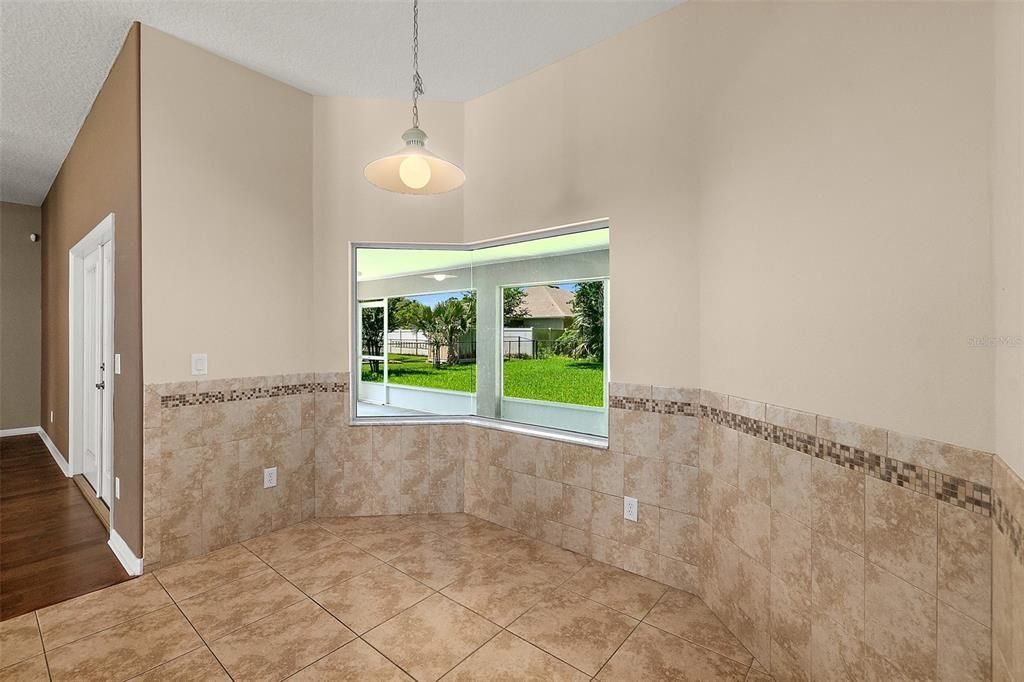 For Sale: $375,000 (3 beds, 2 baths, 2046 Square Feet)