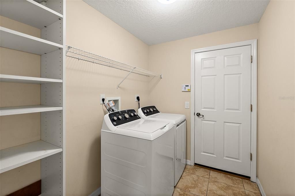 For Sale: $375,000 (3 beds, 2 baths, 2046 Square Feet)