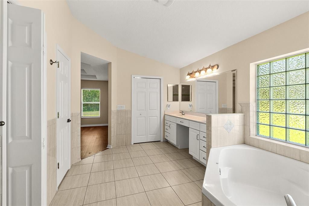 For Sale: $375,000 (3 beds, 2 baths, 2046 Square Feet)