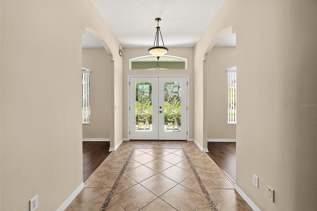 For Sale: $375,000 (3 beds, 2 baths, 2046 Square Feet)