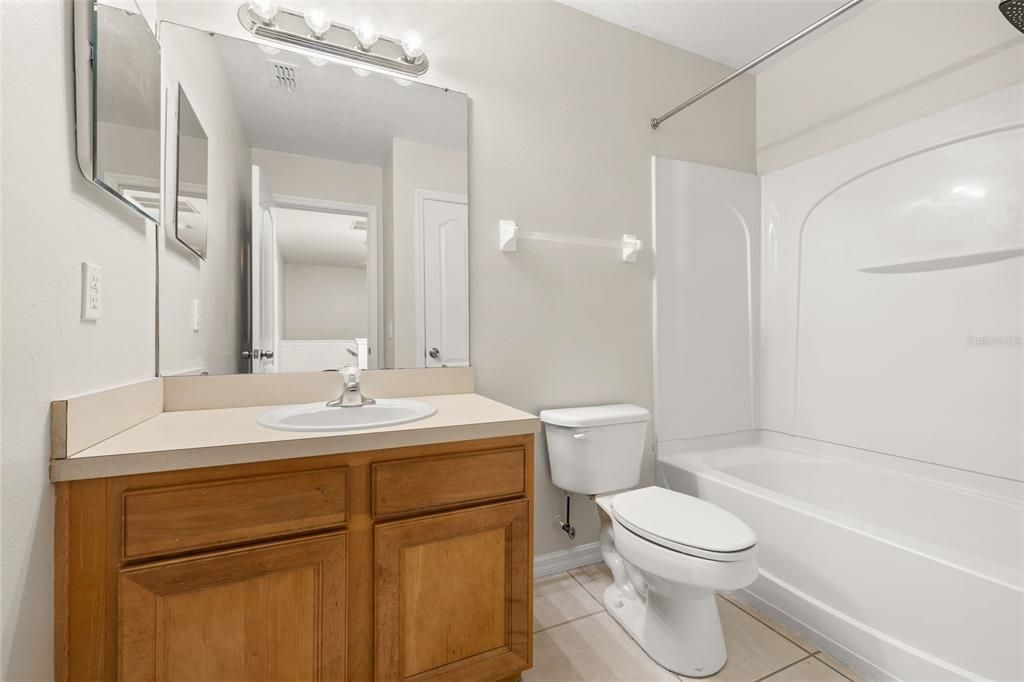 For Rent: $1,950 (3 beds, 2 baths, 1708 Square Feet)