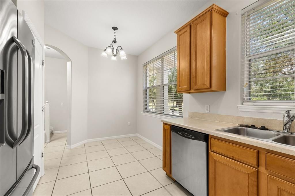 For Rent: $1,950 (3 beds, 2 baths, 1708 Square Feet)