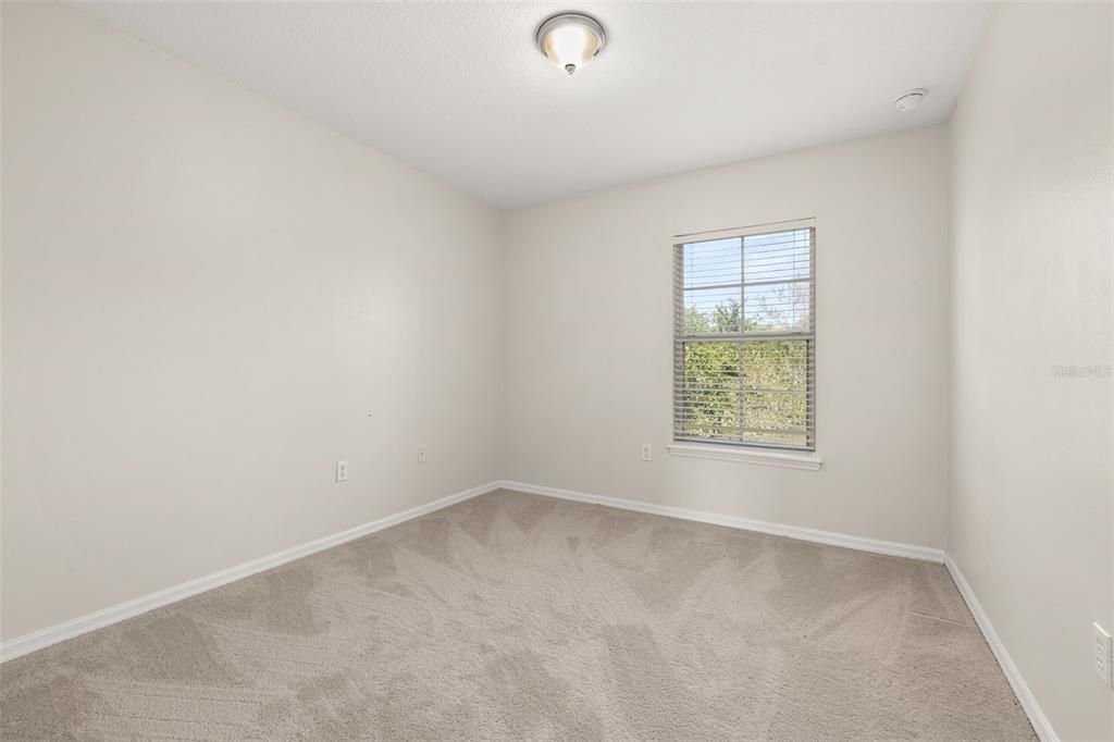 For Rent: $1,950 (3 beds, 2 baths, 1708 Square Feet)