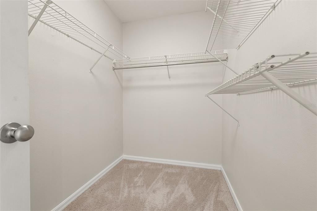 For Rent: $1,950 (3 beds, 2 baths, 1708 Square Feet)