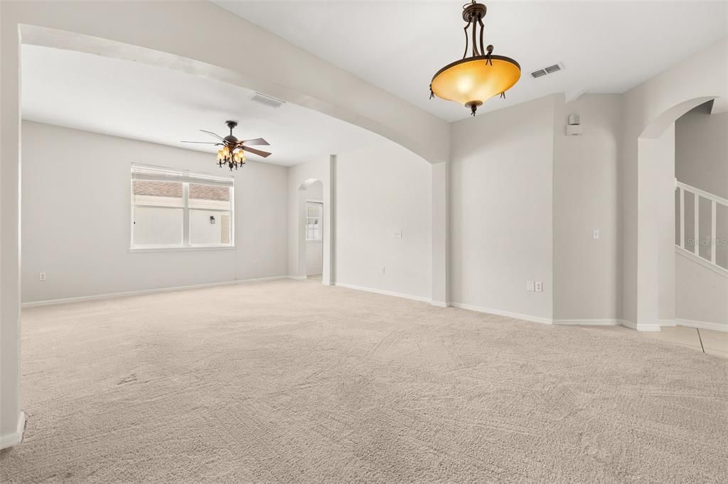 For Rent: $1,950 (3 beds, 2 baths, 1708 Square Feet)