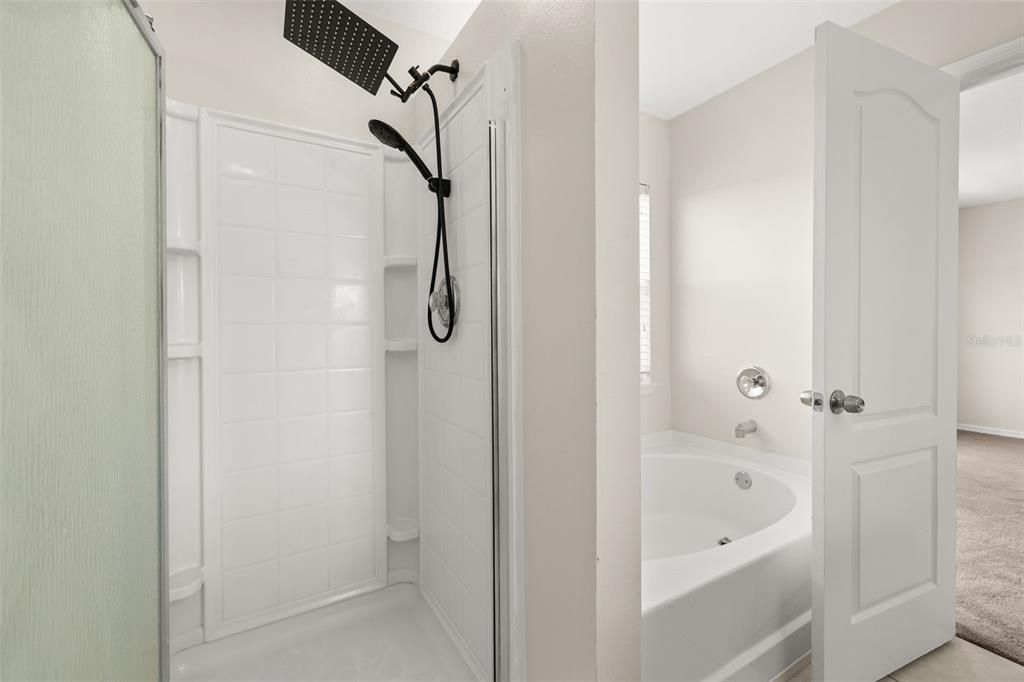 For Rent: $1,950 (3 beds, 2 baths, 1708 Square Feet)