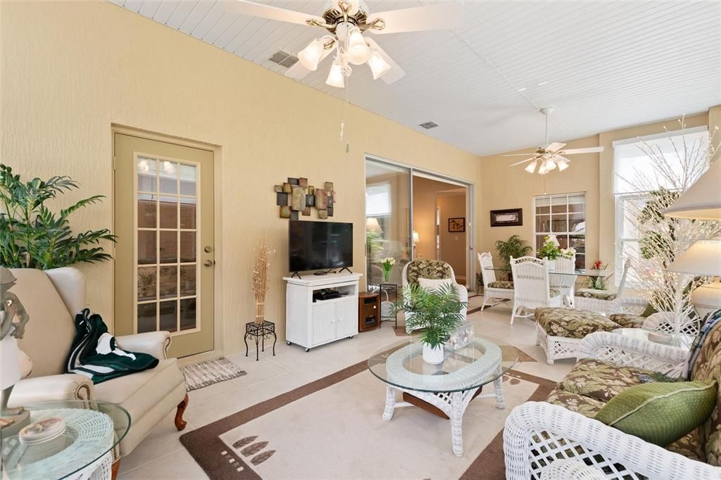 For Sale: $335,000 (2 beds, 2 baths, 1799 Square Feet)