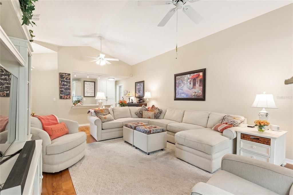For Sale: $335,000 (2 beds, 2 baths, 1799 Square Feet)