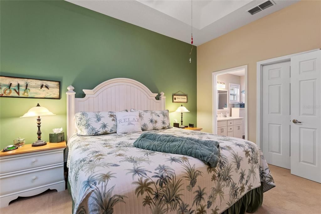 For Sale: $335,000 (2 beds, 2 baths, 1799 Square Feet)