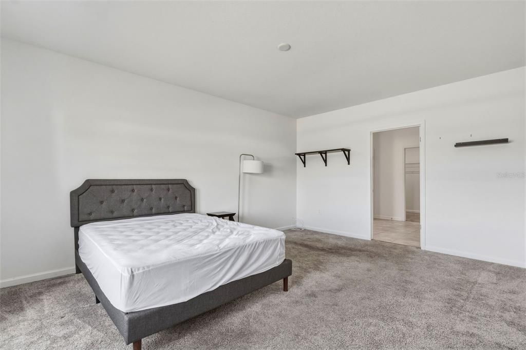 En Venta: $389,000 (4 camas, 2 baños, 1922 Pies cuadrados)