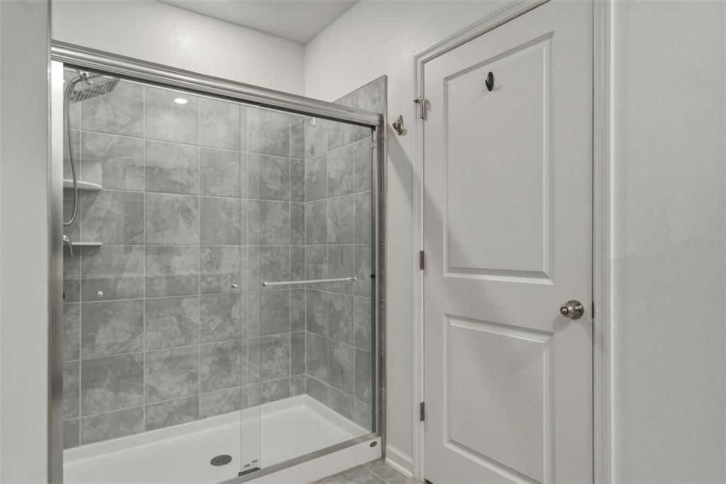 En Venta: $389,000 (4 camas, 2 baños, 1922 Pies cuadrados)