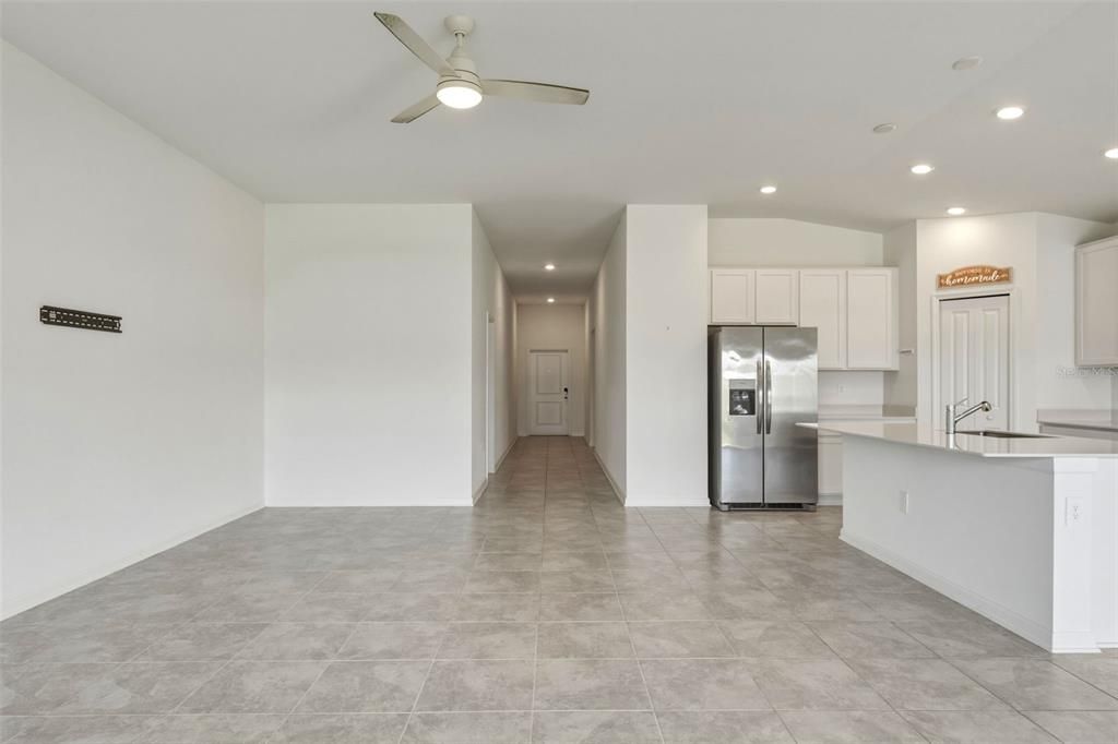 En Venta: $389,000 (4 camas, 2 baños, 1922 Pies cuadrados)