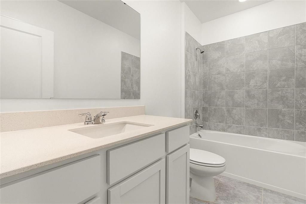 En Venta: $389,000 (4 camas, 2 baños, 1922 Pies cuadrados)