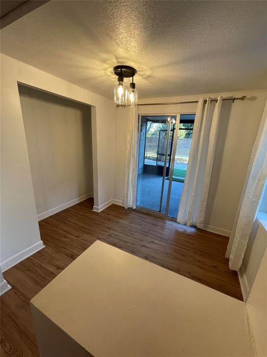 For Sale: $275,000 (2 beds, 2 baths, 1024 Square Feet)