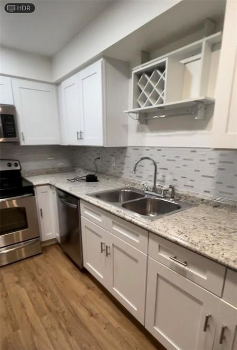 For Sale: $275,000 (2 beds, 2 baths, 1024 Square Feet)