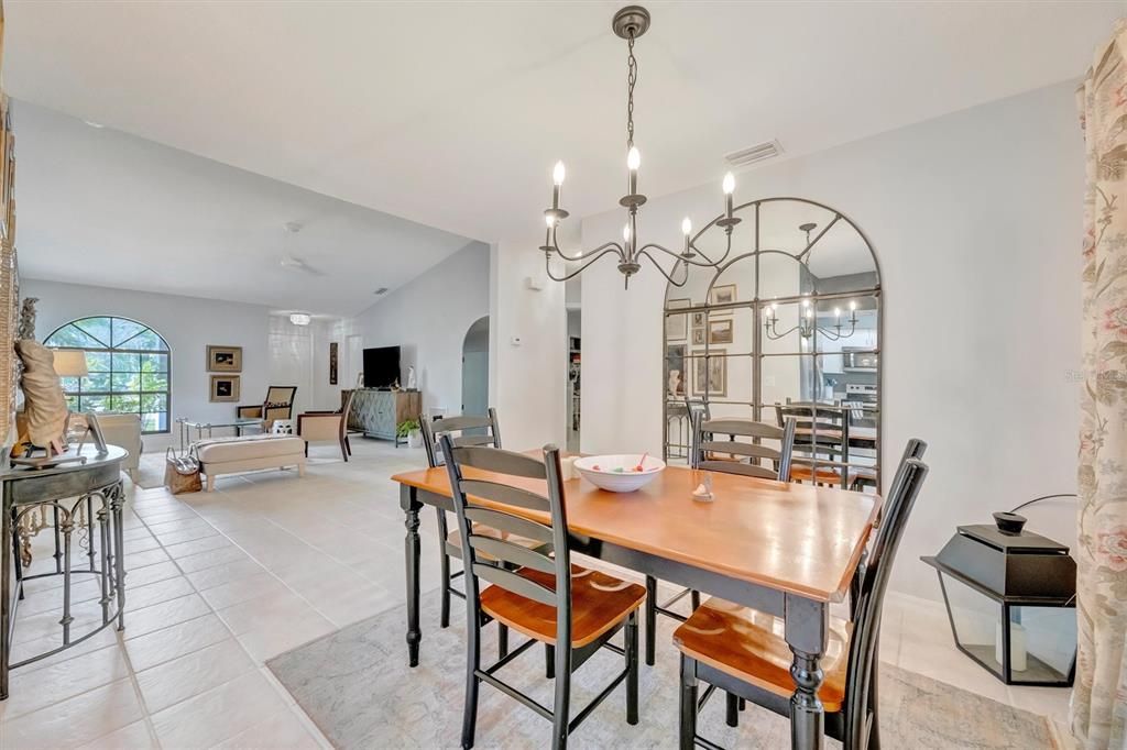 En Venta: $375,000 (3 camas, 2 baños, 1373 Pies cuadrados)