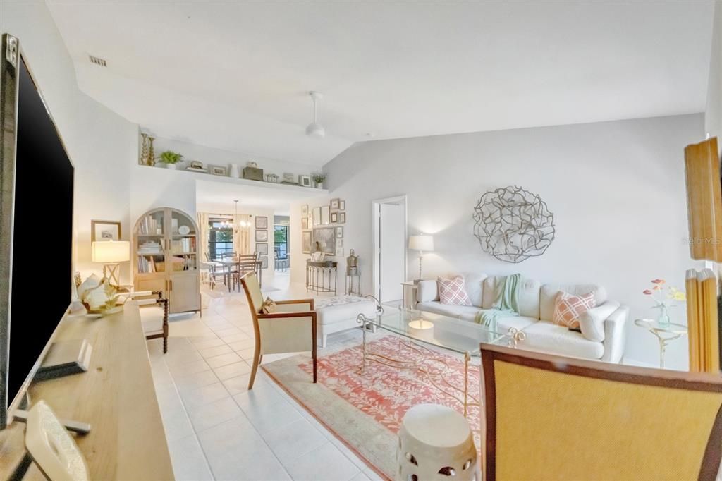 En Venta: $375,000 (3 camas, 2 baños, 1373 Pies cuadrados)