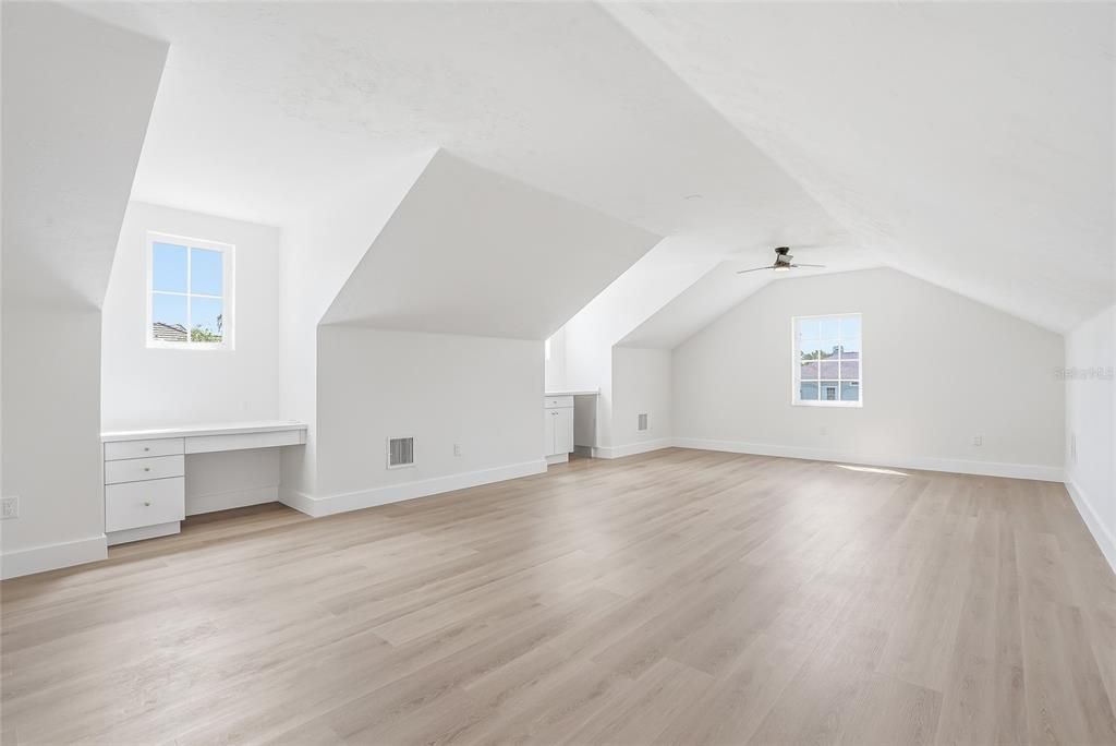 For Sale: $1,299,000 (3 beds, 3 baths, 3624 Square Feet)