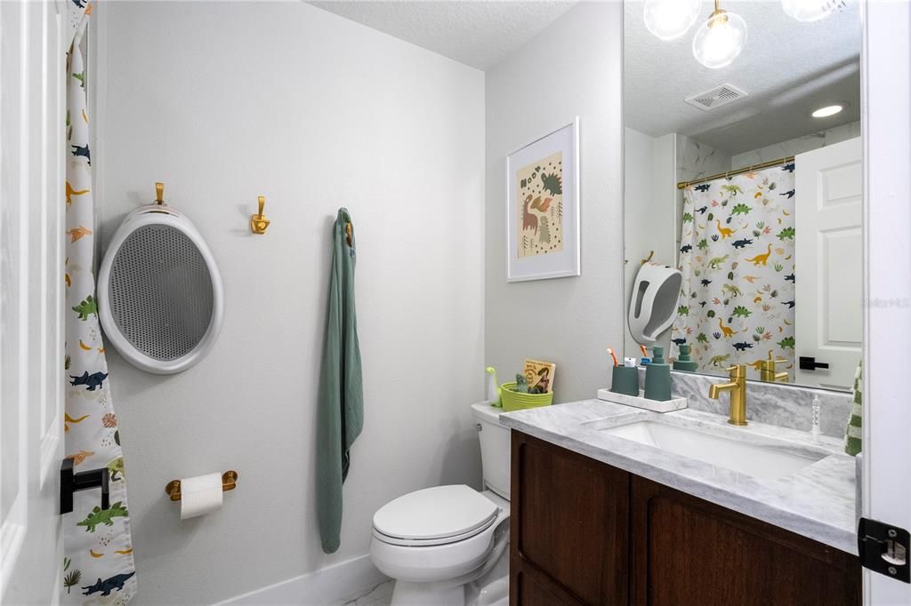 For Sale: $475,000 (3 beds, 2 baths, 1600 Square Feet)