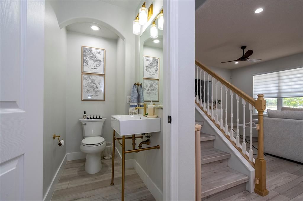For Sale: $475,000 (3 beds, 2 baths, 1600 Square Feet)