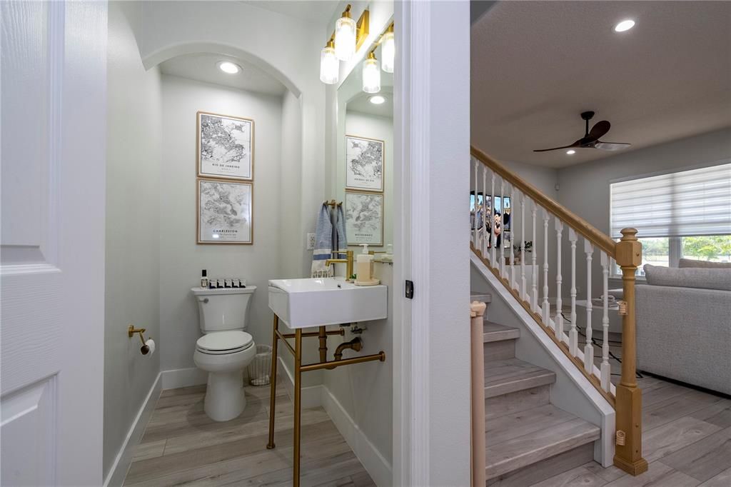 For Sale: $475,000 (3 beds, 2 baths, 1600 Square Feet)