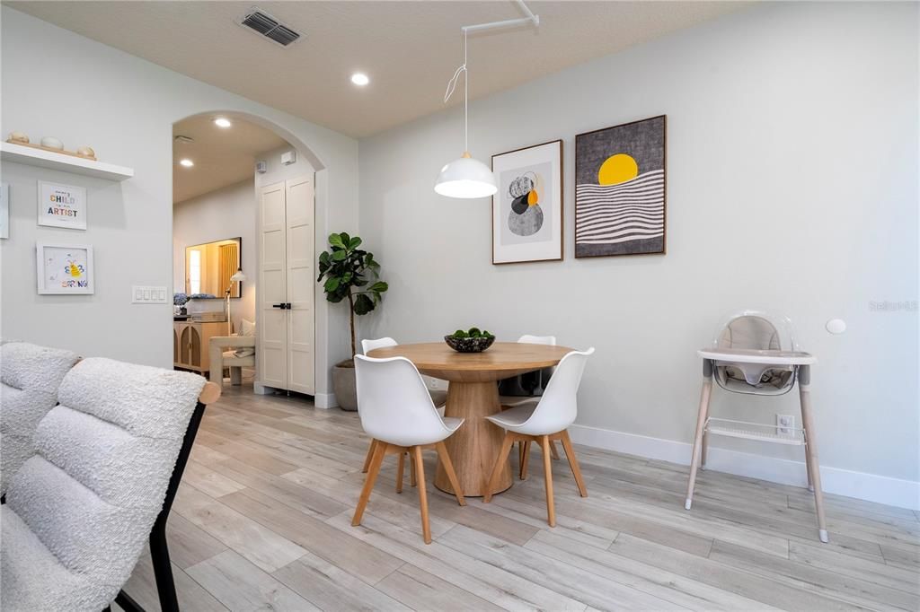 For Sale: $475,000 (3 beds, 2 baths, 1600 Square Feet)