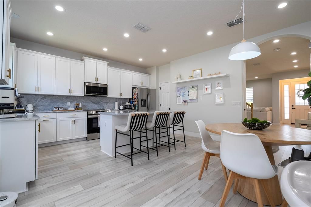 For Sale: $475,000 (3 beds, 2 baths, 1600 Square Feet)