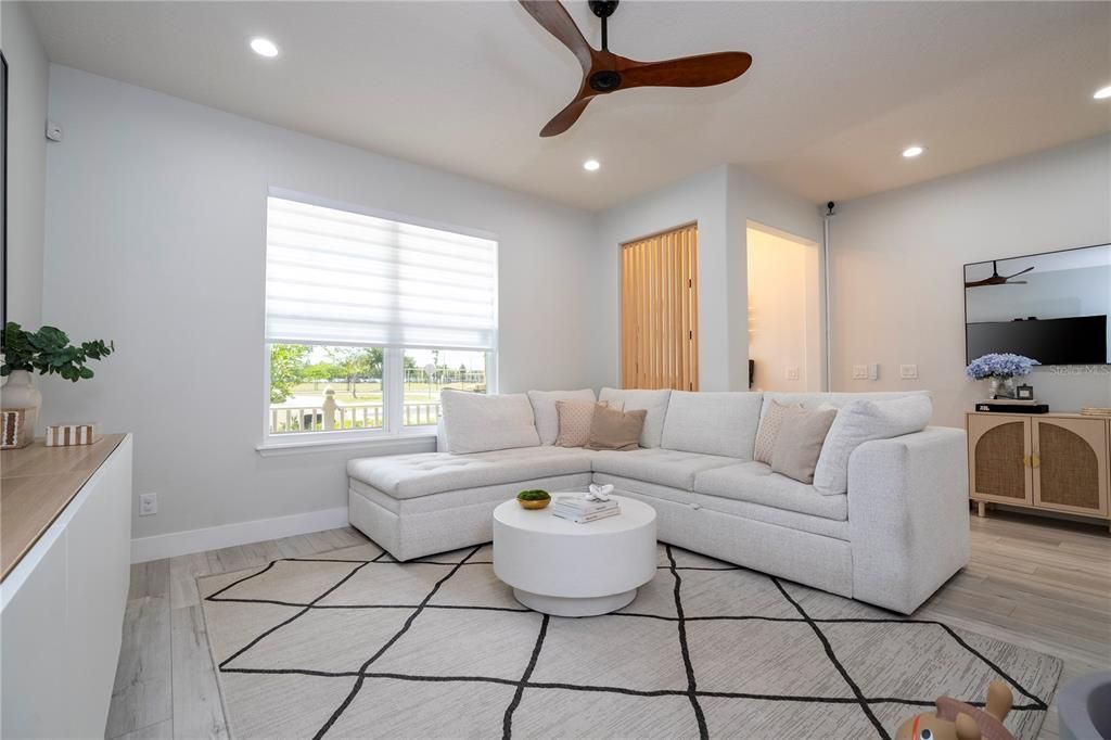 For Sale: $475,000 (3 beds, 2 baths, 1600 Square Feet)